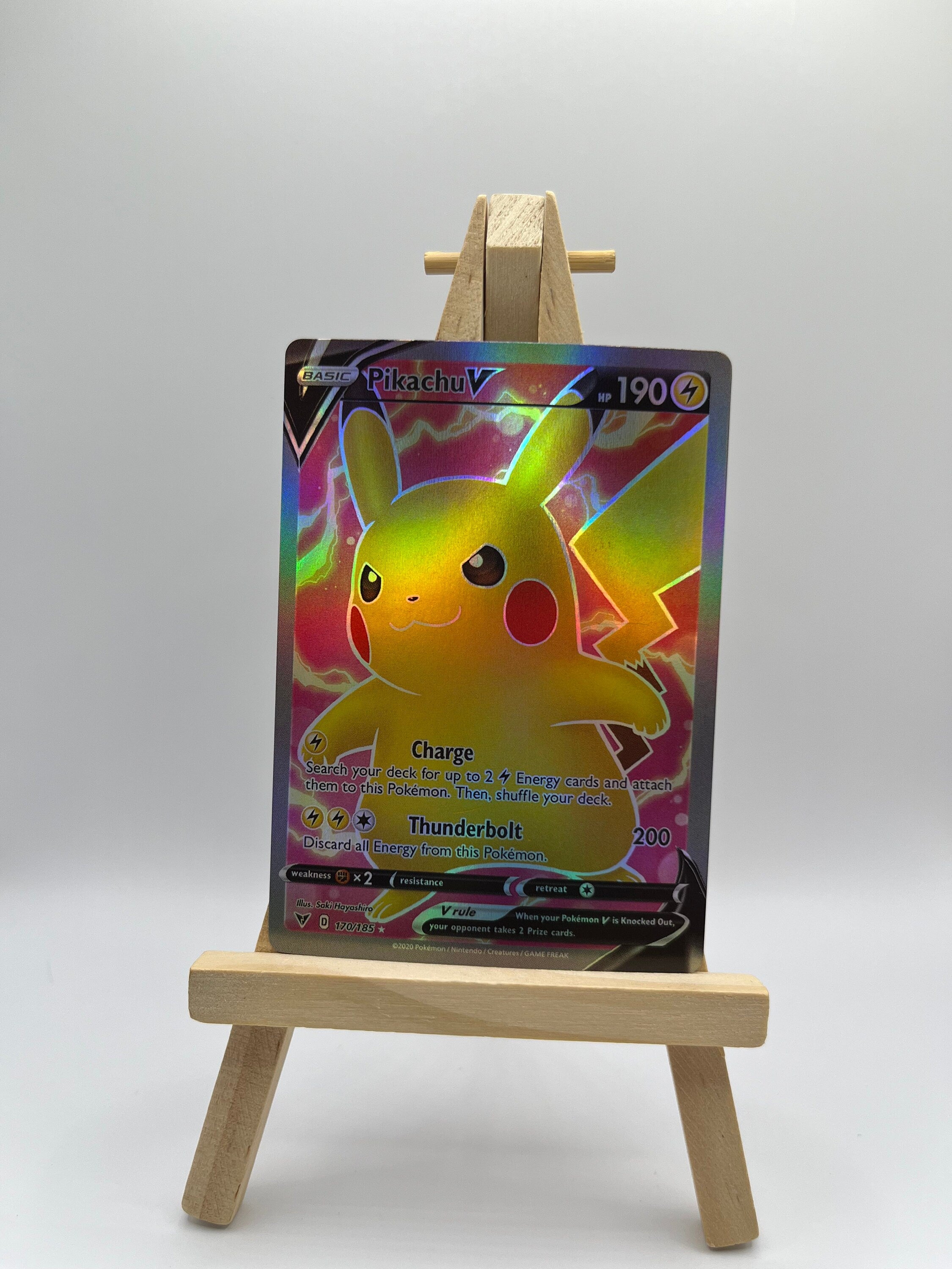 Pikachu V (Full Art) - SWSH04: Vivid Voltage (SWSH04)