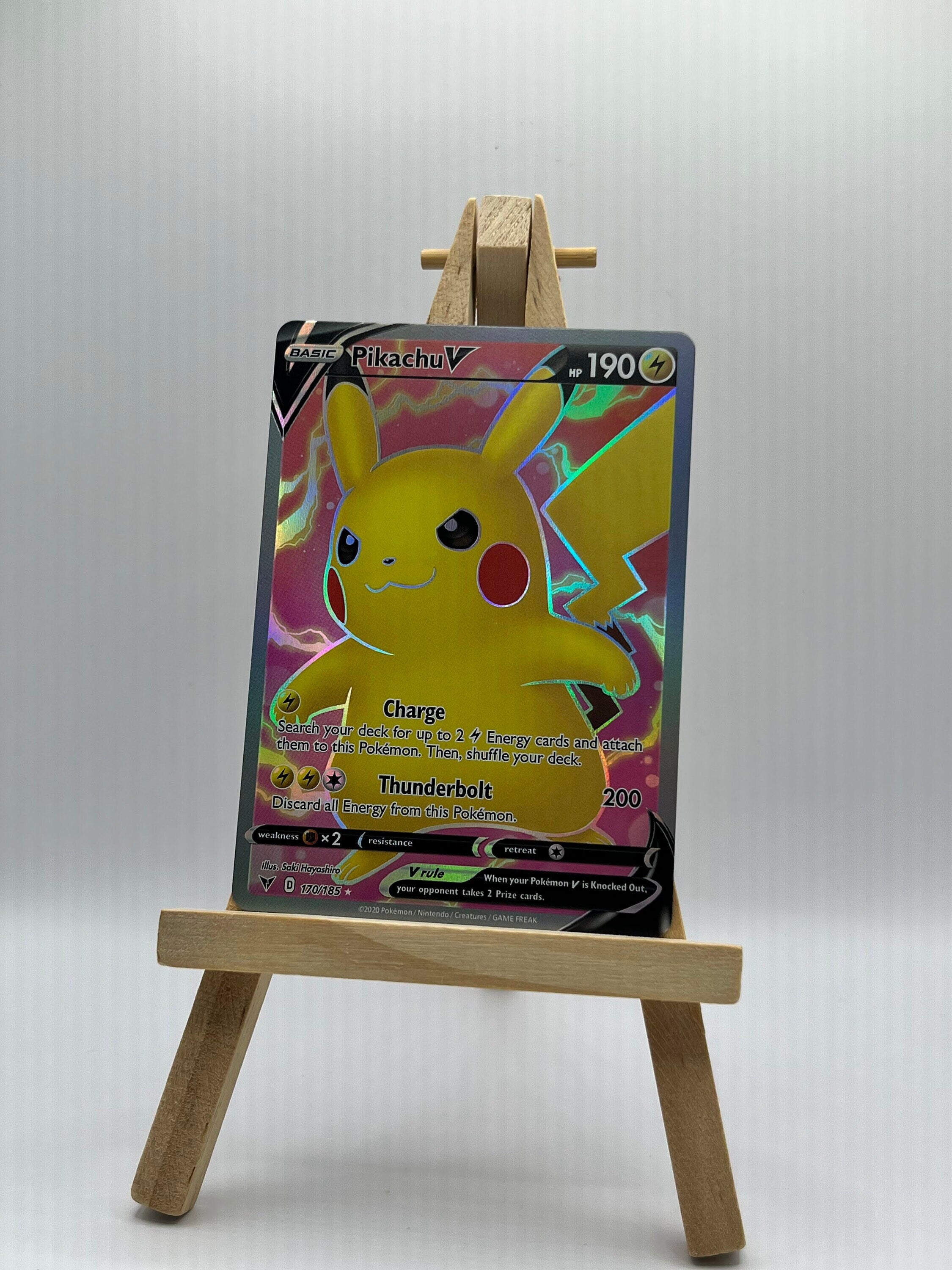 Pikachu V (Full Art) - SWSH04: Vivid Voltage (SWSH04)